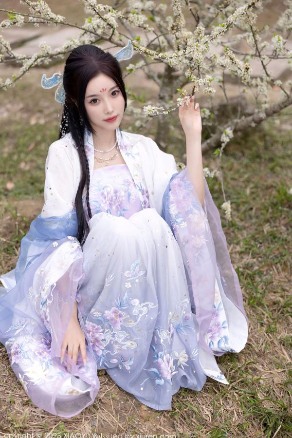 杨晨晨 杨晨晨Yome  XiaoYu语画界970杨晨晨Yome，花海古装与室内蕾丝内衣丝袜诱惑，绝美气质大尺度私房写真第46张图片