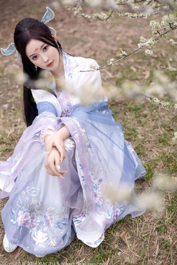 杨晨晨 杨晨晨Yome  XiaoYu语画界970杨晨晨Yome，花海古装与室内蕾丝内衣丝袜诱惑，绝美气质大尺度私房写真第48张图片