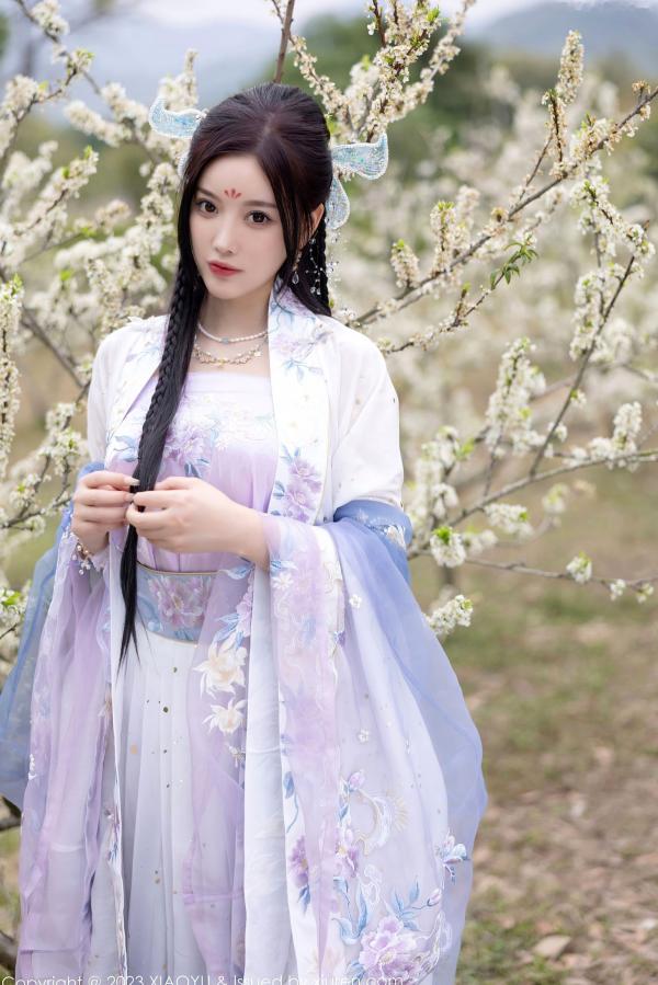 杨晨晨 杨晨晨Yome  XiaoYu语画界970杨晨晨Yome，花海古装与室内蕾丝内衣丝袜诱惑，绝美气质大尺度私房写真第50张图片