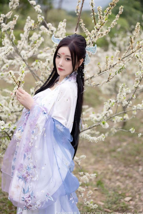 杨晨晨 杨晨晨Yome  XiaoYu语画界970杨晨晨Yome，花海古装与室内蕾丝内衣丝袜诱惑，绝美气质大尺度私房写真第52张图片