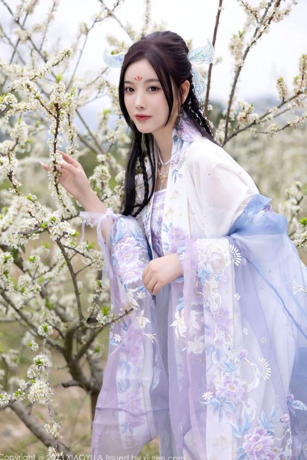 杨晨晨 杨晨晨Yome  XiaoYu语画界970杨晨晨Yome，花海古装与室内蕾丝内衣丝袜诱惑，绝美气质大尺度私房写真第53张图片
