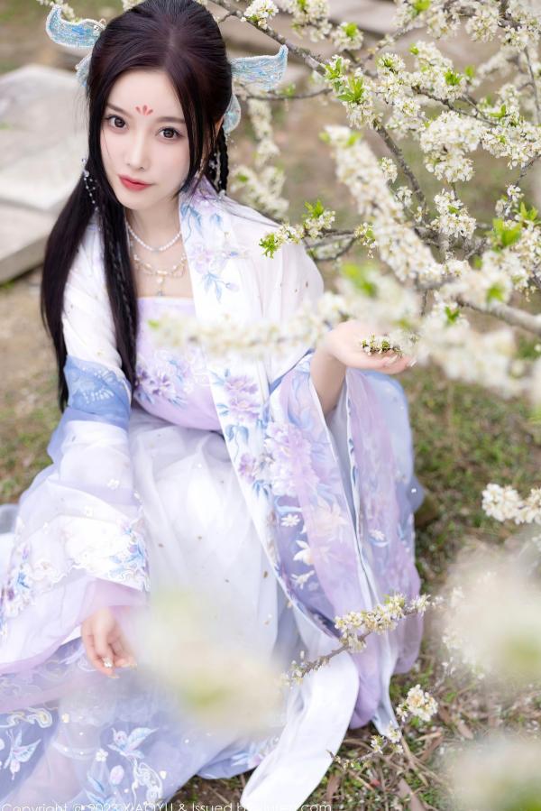 杨晨晨 杨晨晨Yome  XiaoYu语画界970杨晨晨Yome，花海古装与室内蕾丝内衣丝袜诱惑，绝美气质大尺度私房写真第55张图片