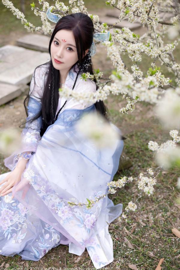 杨晨晨 杨晨晨Yome  XiaoYu语画界970杨晨晨Yome，花海古装与室内蕾丝内衣丝袜诱惑，绝美气质大尺度私房写真第56张图片