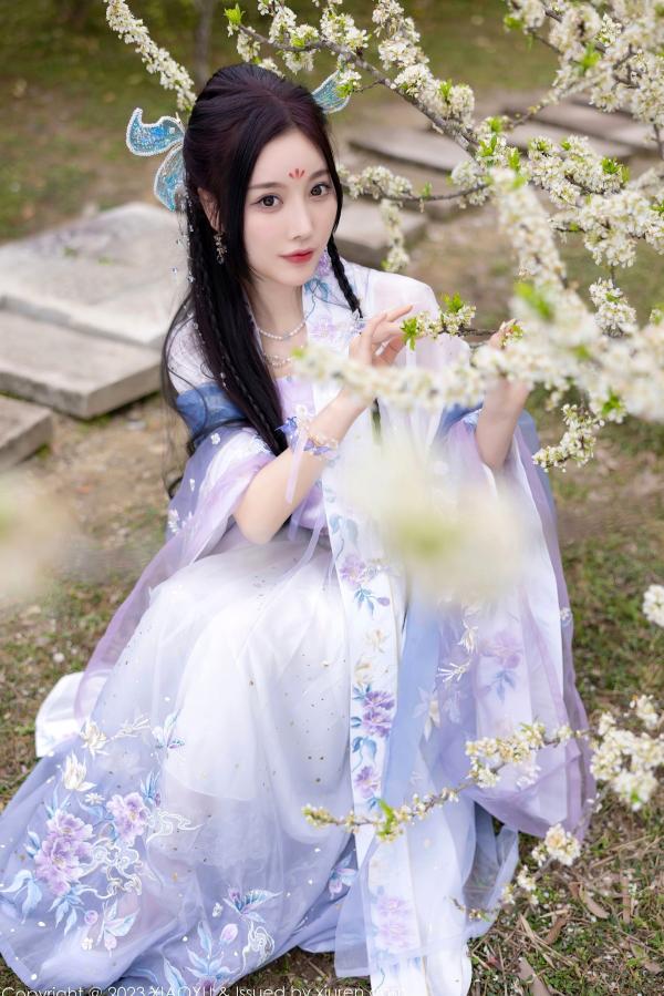 杨晨晨 杨晨晨Yome  XiaoYu语画界970杨晨晨Yome，花海古装与室内蕾丝内衣丝袜诱惑，绝美气质大尺度私房写真第58张图片