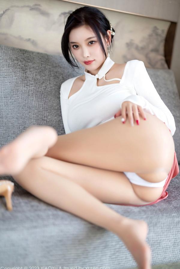 杨晨晨 杨晨晨Yome  XiaoYu语画界-965-杨晨晨：白色上衣粉裙私房写真，优雅端庄与极致诱惑的碰撞，无圣光大尺度完整版第34张图片