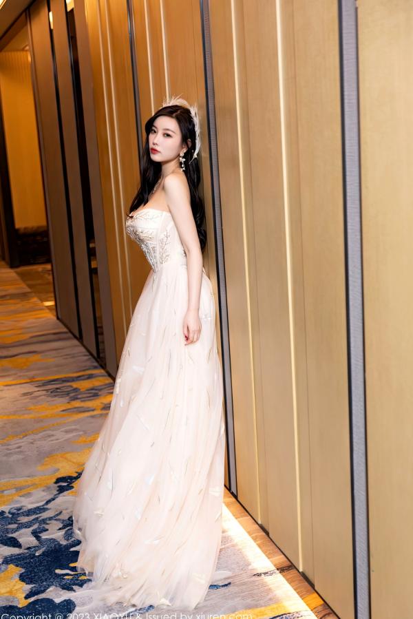 杨晨晨 杨晨晨Yome  XiaoYu语画界 杨晨晨Yome生日主题写真，优雅羽毛长裙性感诱惑，火辣身材私房大尺度欣赏 - 2023.01.06 无圣光第6张图片
