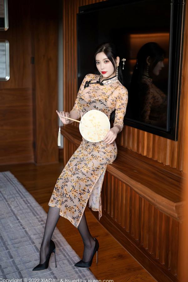 杨晨晨 杨晨晨Yome  XiaoYu语画界927-杨晨晨Yome旗袍私房写真，轻透质感裹身黑丝美腿，尽显极致古典性感诱惑第13张图片