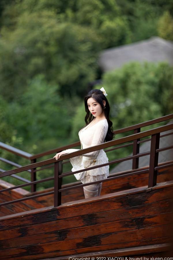 杨晨晨 杨晨晨Yome  XiaoYu语画界-杨晨晨Yome：白色蕾丝薄纱纯欲私房照，优雅身姿尽显诱惑美腿，魅力曲线大尺度写真第1张图片