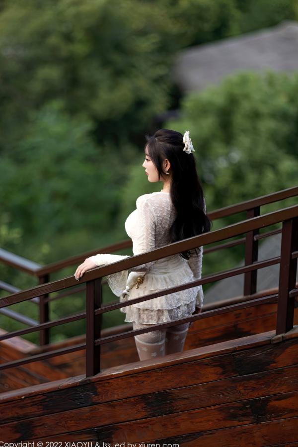 杨晨晨 杨晨晨Yome  XiaoYu语画界-杨晨晨Yome：白色蕾丝薄纱纯欲私房照，优雅身姿尽显诱惑美腿，魅力曲线大尺度写真第2张图片
