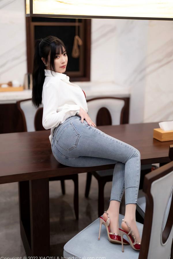 杨晨晨 杨晨晨Yome  XiaoYu语画界 846期 - 杨晨晨Yome 性感私房系列 - 白衬衫红色内衣肉丝诱惑，居家大尺度美图，无圣光极致展现第39张图片
