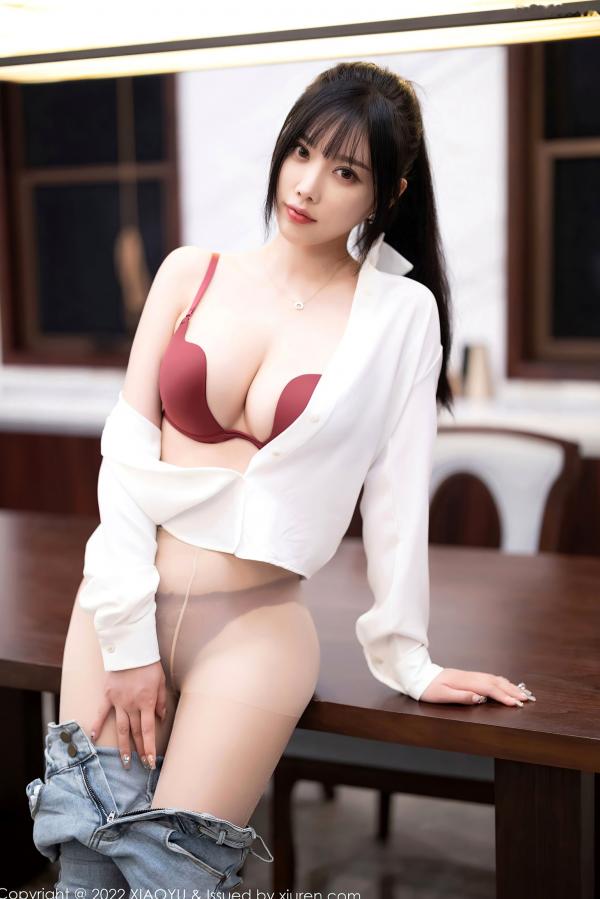 杨晨晨 杨晨晨Yome  XiaoYu语画界 846期 - 杨晨晨Yome 性感私房系列 - 白衬衫红色内衣肉丝诱惑，居家大尺度美图，无圣光极致展现第56张图片