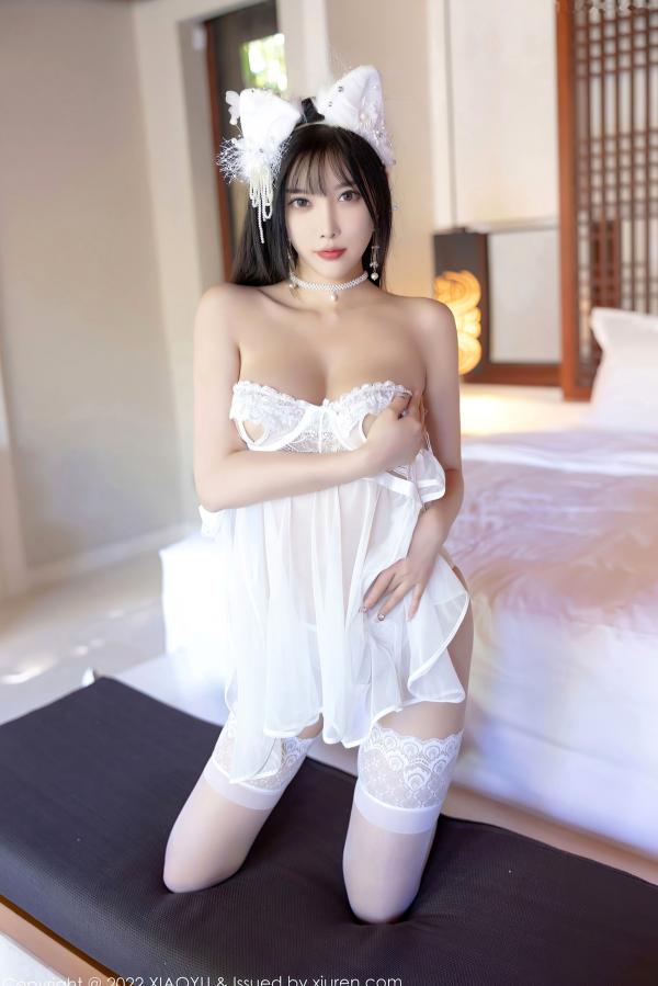 杨晨晨 杨晨晨Yome  杨晨晨Yome私房写真：淡蓝碎花旗袍优雅显曲线，纯欲蕾丝内衣极致性感诱惑第81张图片