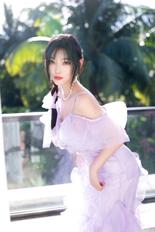 杨晨晨 杨晨晨Yome  XiaoYu语画界-杨晨晨Yome海南户外泳池比基尼私房写真，清透紫色套装勾勒绝美身姿，尽显夏日纯欲性感风情，无圣光大尺度第1张图片