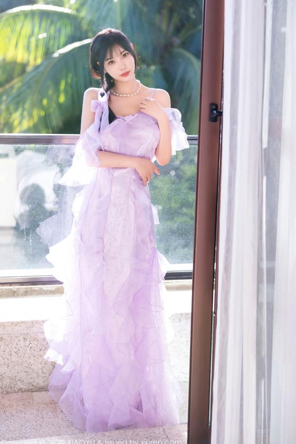 杨晨晨 杨晨晨Yome  XiaoYu语画界-杨晨晨Yome海南户外泳池比基尼私房写真，清透紫色套装勾勒绝美身姿，尽显夏日纯欲性感风情，无圣光大尺度第5张图片