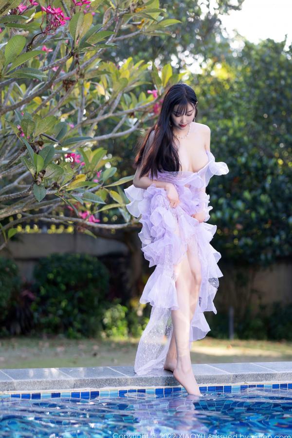 杨晨晨 杨晨晨Yome  XiaoYu语画界-杨晨晨Yome海南户外泳池比基尼私房写真，清透紫色套装勾勒绝美身姿，尽显夏日纯欲性感风情，无圣光大尺度第38张图片