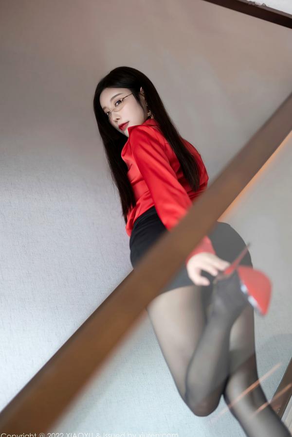 杨晨晨 杨晨晨Yome  XiaoYu语画界-801-杨晨晨Yome-私房黑丝诱惑与蕾丝内衣美拍-2022.06.17 - 无圣光大尺度第35张图片
