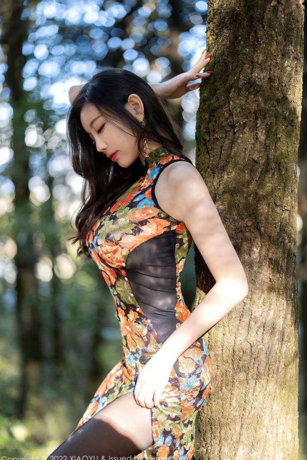 杨晨晨 杨晨晨Yome  XiaoYu语画界-750-杨晨晨Yome-丽江心愿旅拍花色旗袍黑丝-极致室内私房写真-2022.04.02-无圣光大尺度第17张图片
