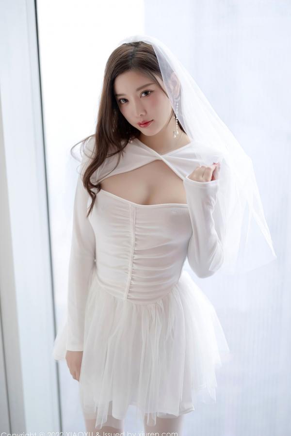 杨晨晨 杨晨晨Yome  XiaoYu语画界739期：杨晨晨Yome性感白色深V婚纱白丝袜诱惑私房写真，纯欲女神演绎极致大尺度美感第9张图片