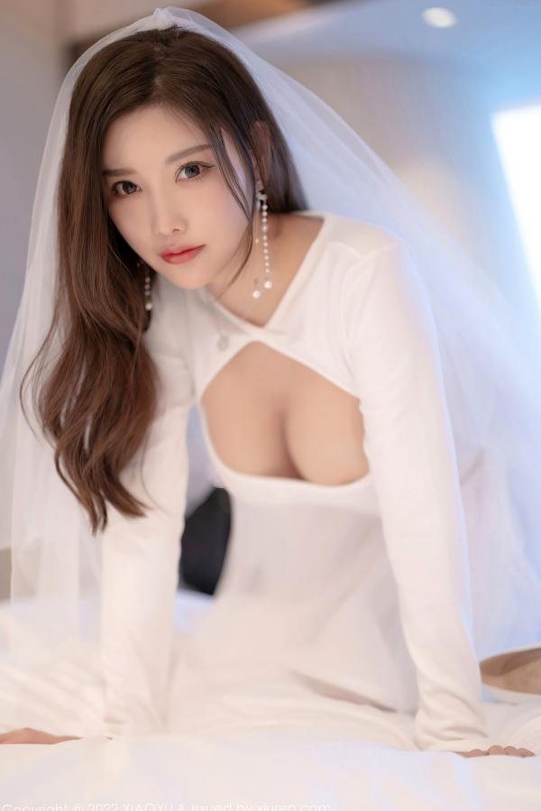 杨晨晨 杨晨晨Yome  XiaoYu语画界739期：杨晨晨Yome性感白色深V婚纱白丝袜诱惑私房写真，纯欲女神演绎极致大尺度美感第49张图片