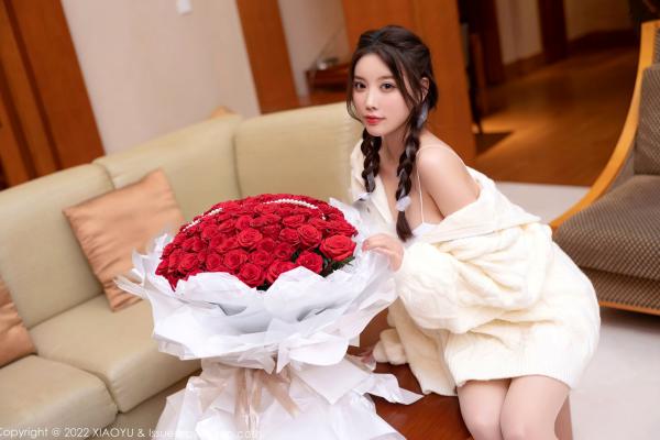 杨晨晨 杨晨晨Yome  杨晨晨XiaoYu语画界旅拍：纯白内衣居家私房写真，清纯少女感与性感魅力并存第2张图片