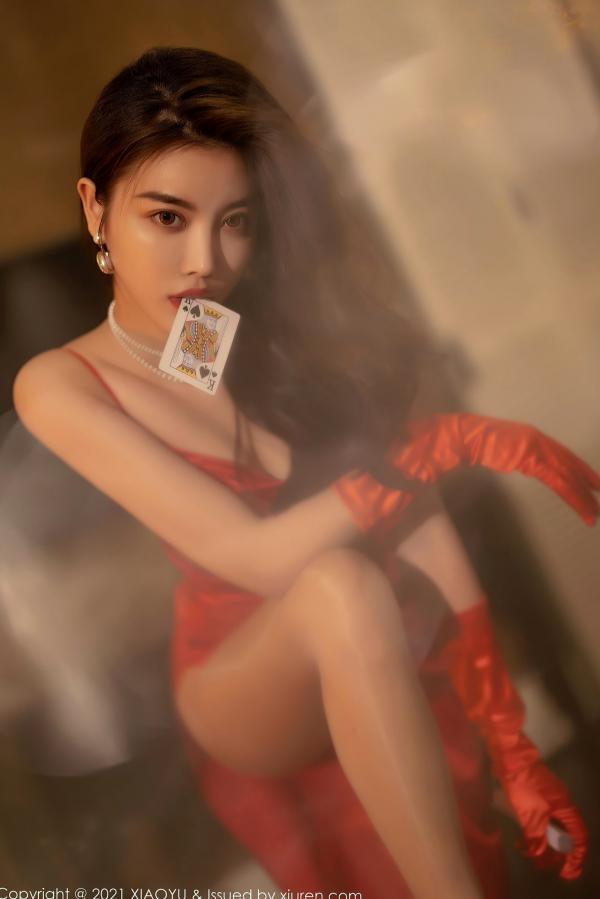 杨晨晨 杨晨晨Yome  杨晨晨荷官主题私房照：红色吊带裙开叉诱惑 丝滑肉丝配高跟鞋演绎赌场风情大尺度写真第23张图片
