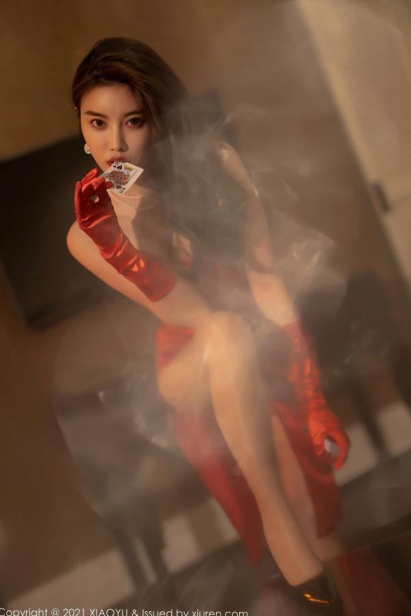 杨晨晨 杨晨晨Yome  杨晨晨荷官主题私房照：红色吊带裙开叉诱惑 丝滑肉丝配高跟鞋演绎赌场风情大尺度写真第24张图片
