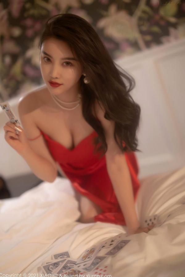 杨晨晨 杨晨晨Yome  杨晨晨荷官主题私房照：红色吊带裙开叉诱惑 丝滑肉丝配高跟鞋演绎赌场风情大尺度写真第56张图片