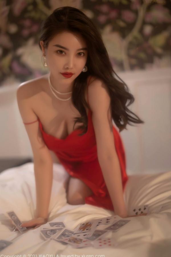 杨晨晨 杨晨晨Yome  杨晨晨荷官主题私房照：红色吊带裙开叉诱惑 丝滑肉丝配高跟鞋演绎赌场风情大尺度写真第57张图片