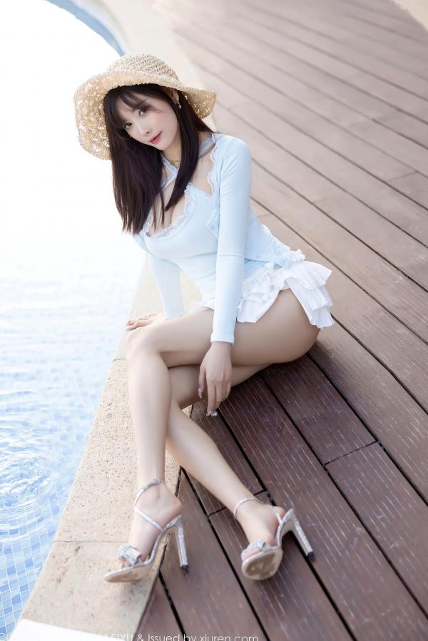 杨晨晨 杨晨晨Yome  语画界杨晨晨海边度假系列：淡蓝低胸装演绎灵动曲线，童颜巨乳尽显性感女神魅力第23张图片
