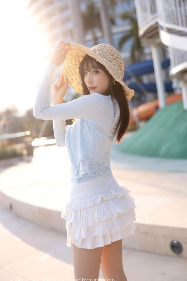 杨晨晨 杨晨晨Yome  语画界杨晨晨海边度假系列：淡蓝低胸装演绎灵动曲线，童颜巨乳尽显性感女神魅力第37张图片