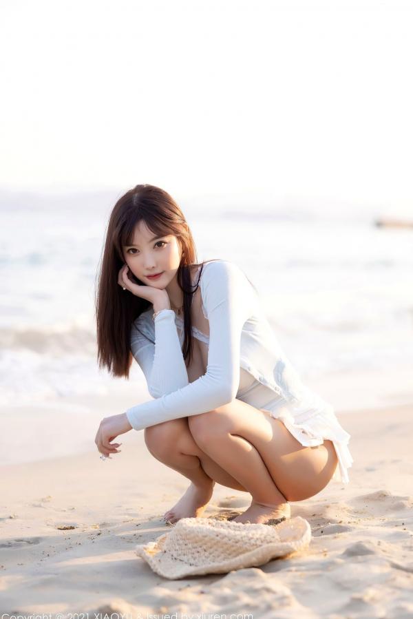 杨晨晨 杨晨晨Yome  语画界杨晨晨海边度假系列：淡蓝低胸装演绎灵动曲线，童颜巨乳尽显性感女神魅力第56张图片