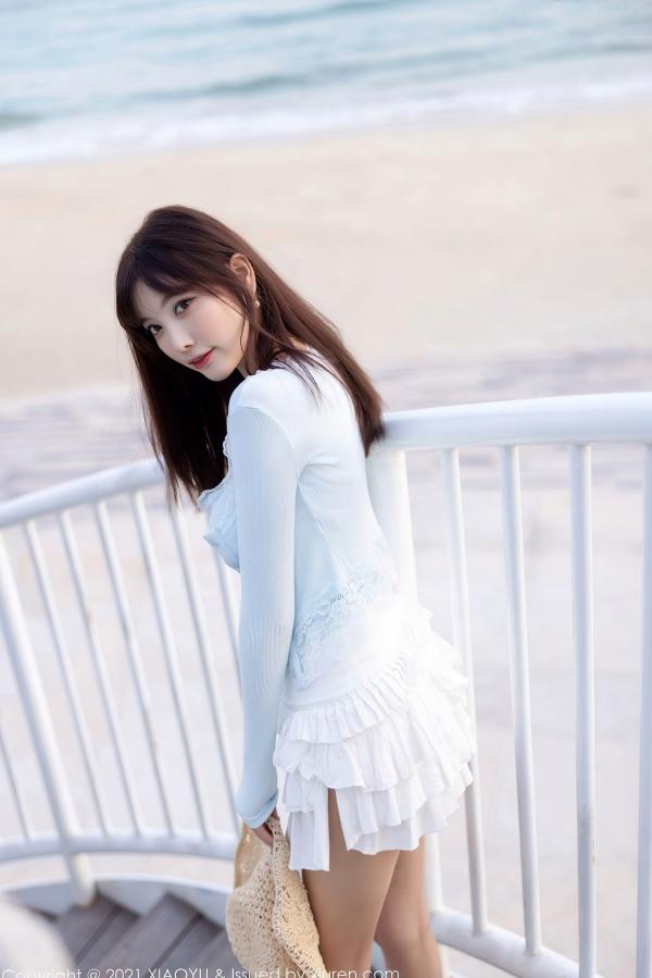 杨晨晨 杨晨晨Yome  语画界杨晨晨海边度假系列：淡蓝低胸装演绎灵动曲线，童颜巨乳尽显性感女神魅力第94张图片