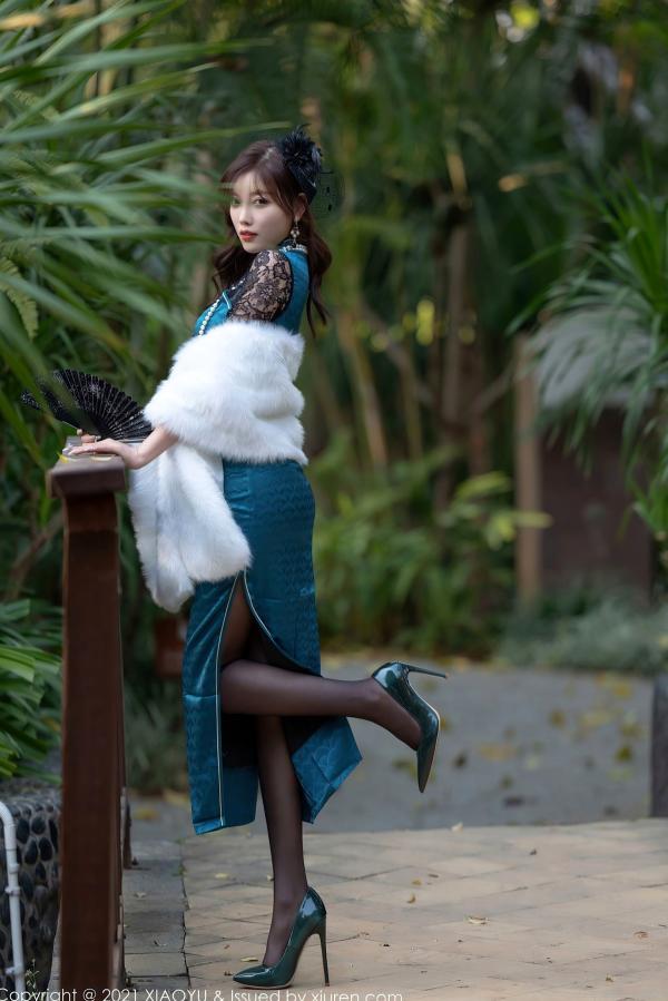 杨晨晨 杨晨晨Yome  XiaoYu语画界557杨晨晨心愿旅拍：孔雀蓝蕾丝内衣与黑丝诱惑，绝美私房大尺度写真第2张图片