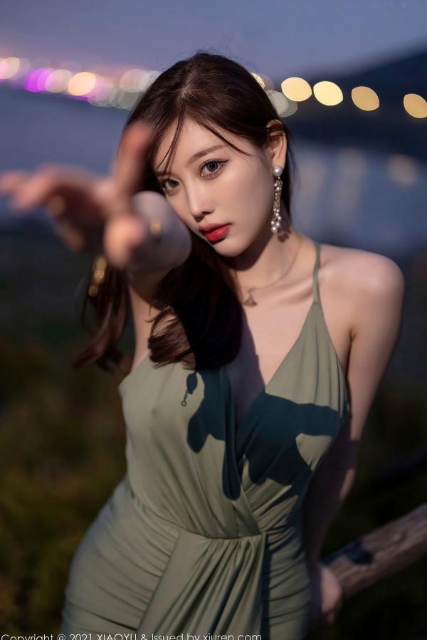 杨晨晨 杨晨晨Yome  XiaoYu语画界-538-杨晨晨-青岛旅拍-户外清冷气质女神-浅绿色低胸开叉长裙-白皙美腿诱惑写真第67张图片