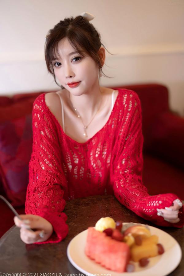 杨晨晨 杨晨晨Yome  XiaoYu语画界：杨晨晨西双版纳性感旅拍，身着白色内衣配牛仔短裤，挑战大尺度私房写真，完美展现曼妙曲线与极致诱惑，高清视觉盛宴第13张图片