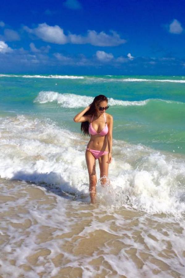 Carina Lee Carina布丁 Carina Lee 迈阿密海滩比基尼美图～身材好到极致第34张图片