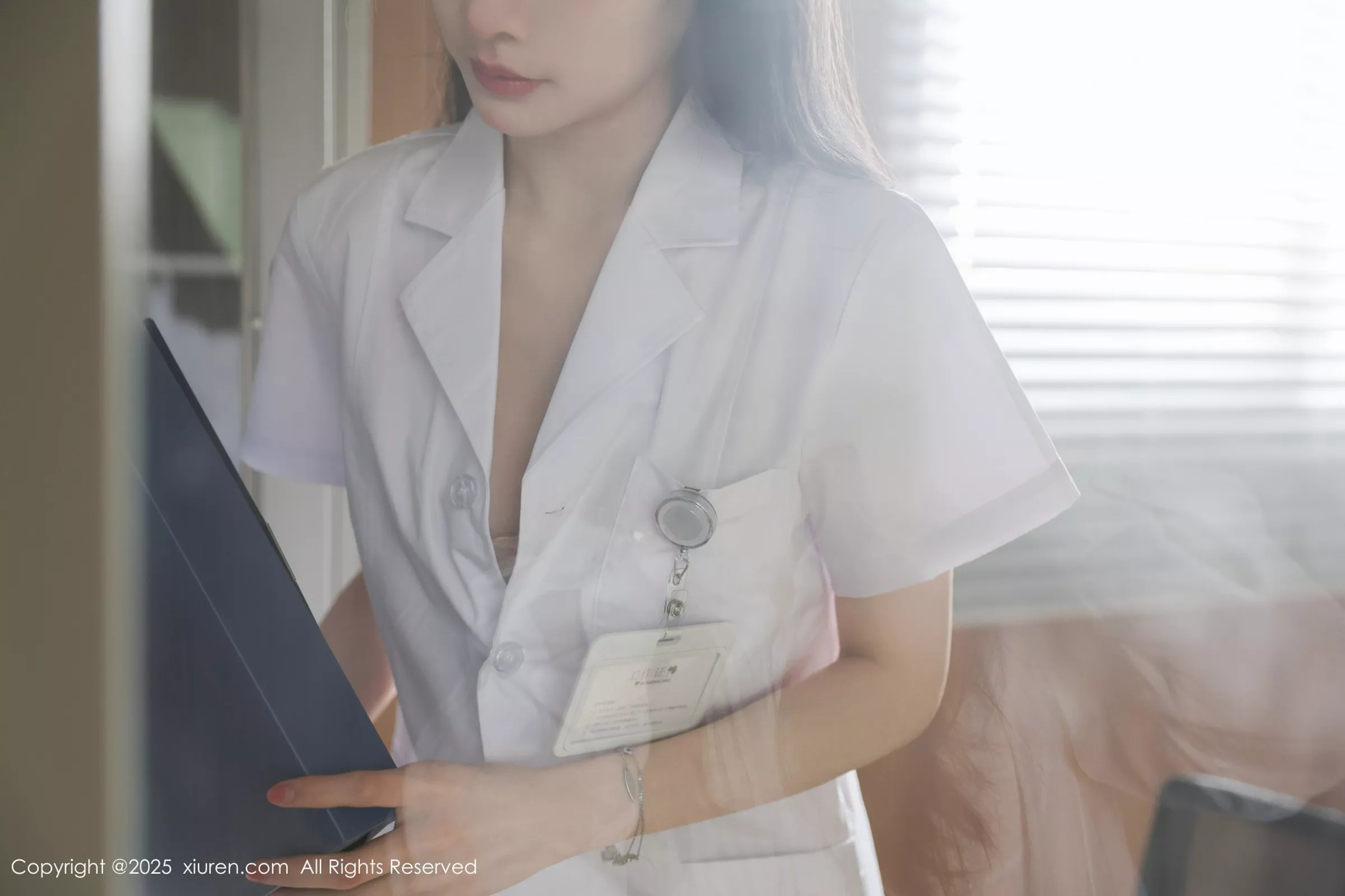 Carina Lee Carina布丁 [XiuRen]高清写真图 2025.04.24 No.10190 布丁wow 白色护士第19张图片
