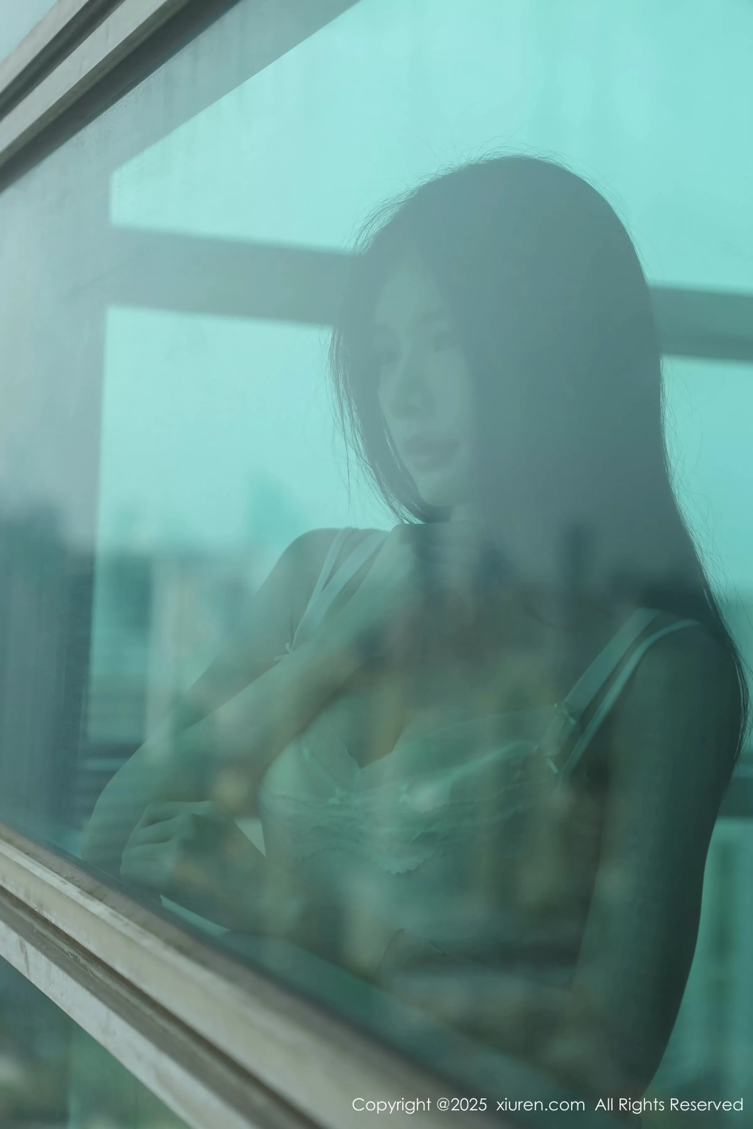 Carina Lee Carina布丁 [XiuRen]高清写真图 2025.04.30 No.10226 布丁wow 肉色丝袜第4张图片