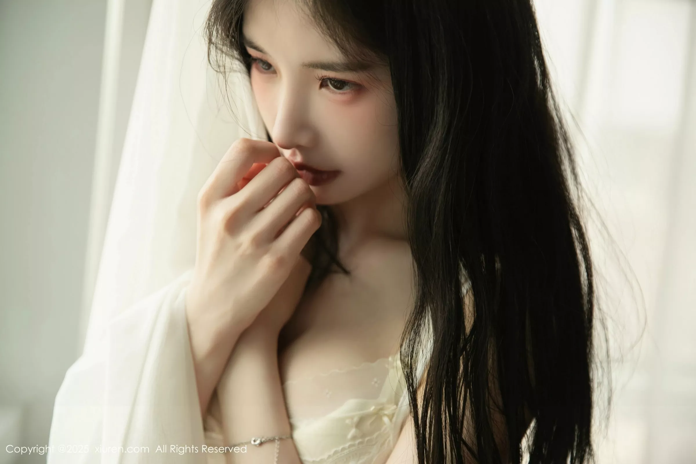 Carina Lee Carina布丁 [XiuRen]高清写真图 2025.04.30 No.10226 布丁wow 肉色丝袜第17张图片
