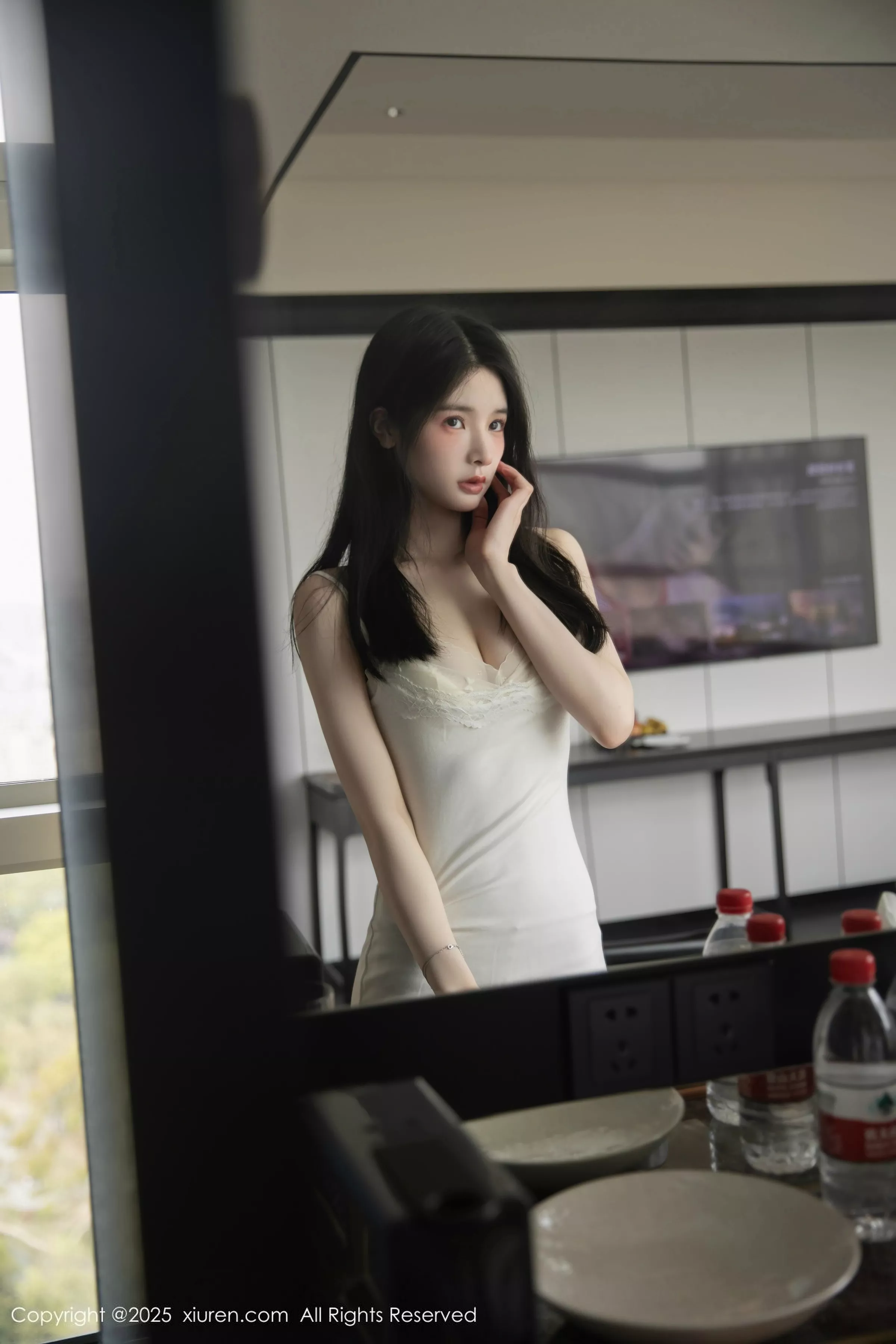 Carina Lee Carina布丁 [XiuRen]高清写真图 2025.04.30 No.10226 布丁wow 肉色丝袜第19张图片