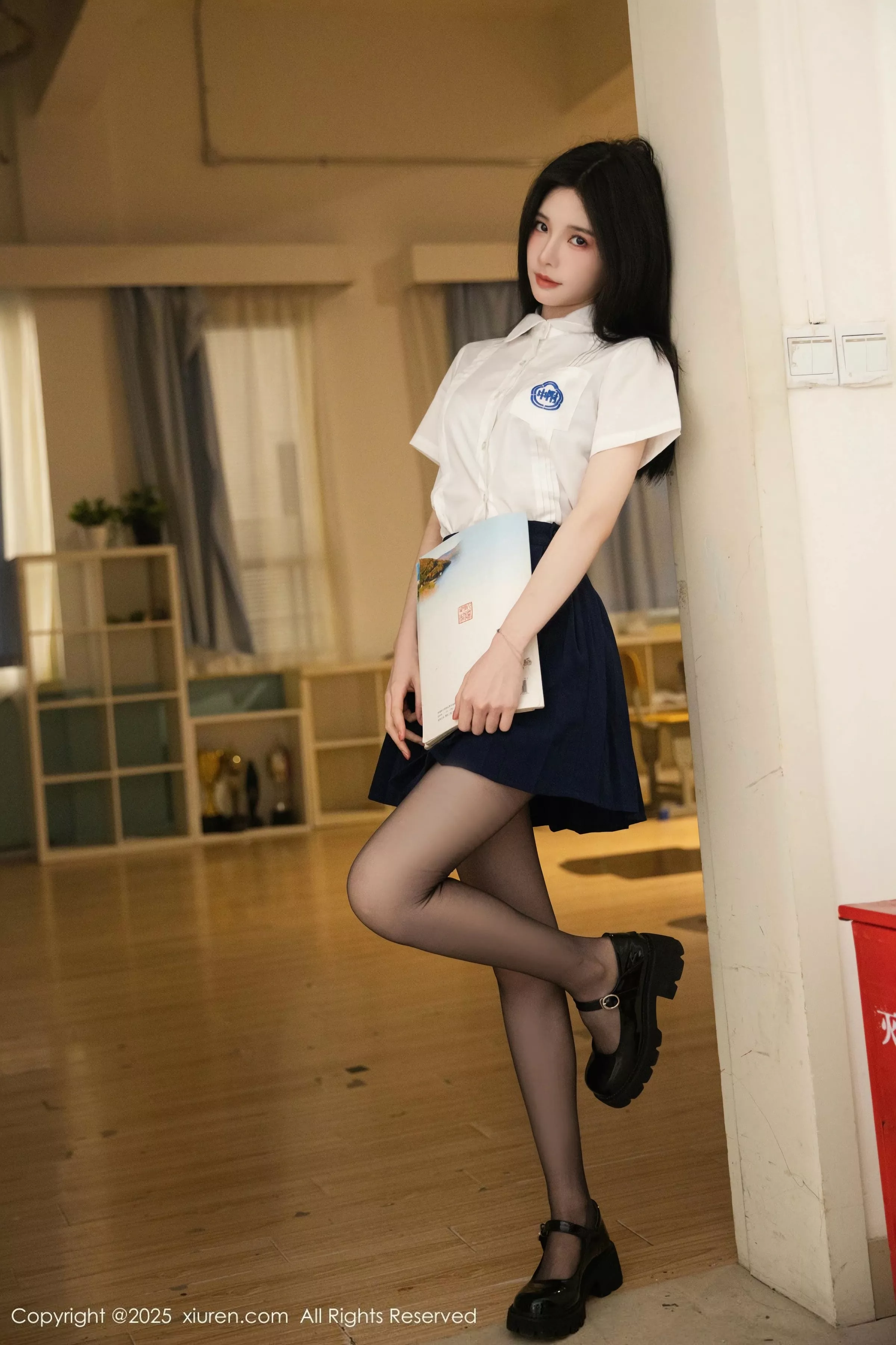 Carina Lee Carina布丁 [XiuRen]高清写真图 2025.05.16 No.10287 布丁wow 性感JK第1张图片