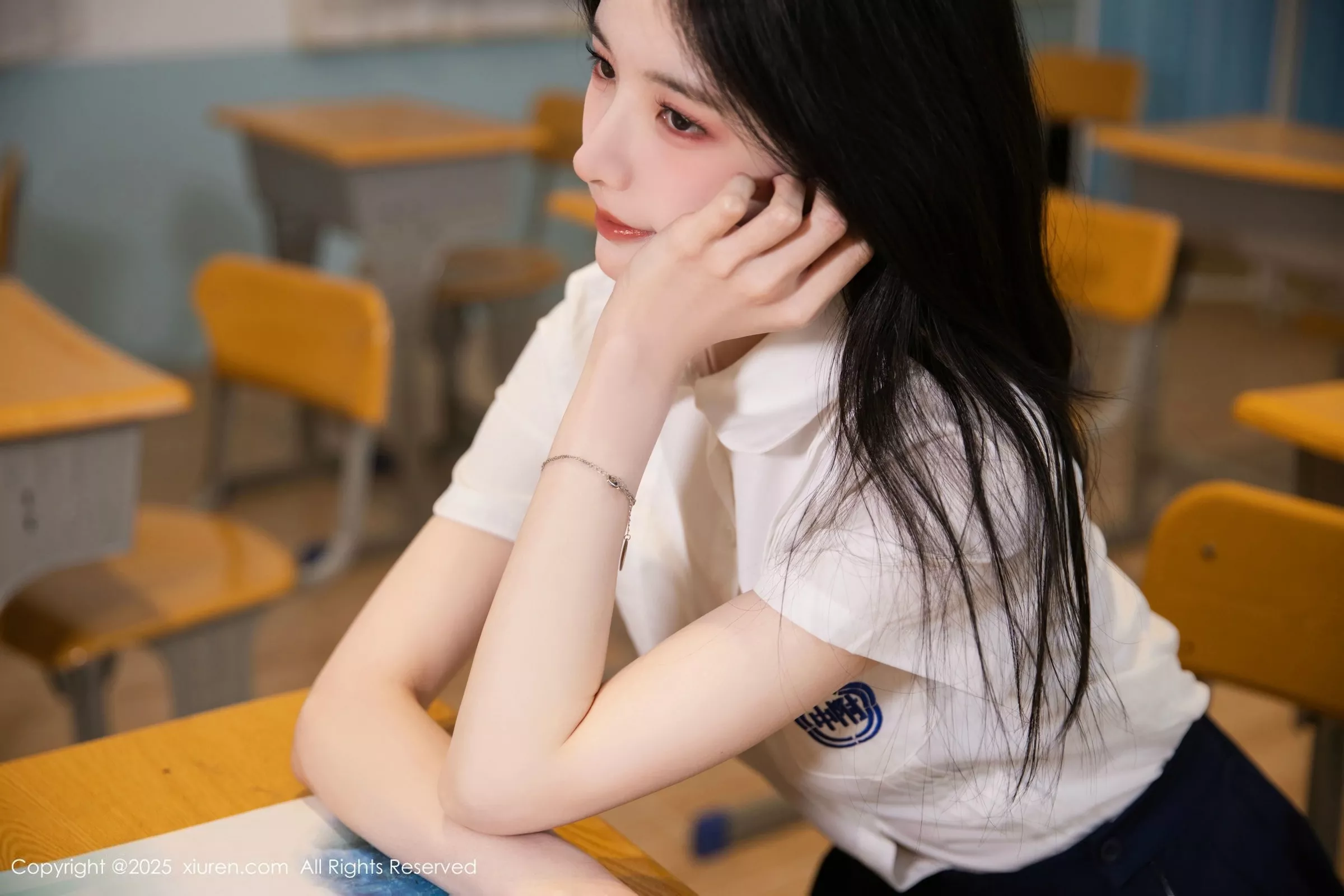 Carina Lee Carina布丁 [XiuRen]高清写真图 2025.05.16 No.10287 布丁wow 性感JK第33张图片