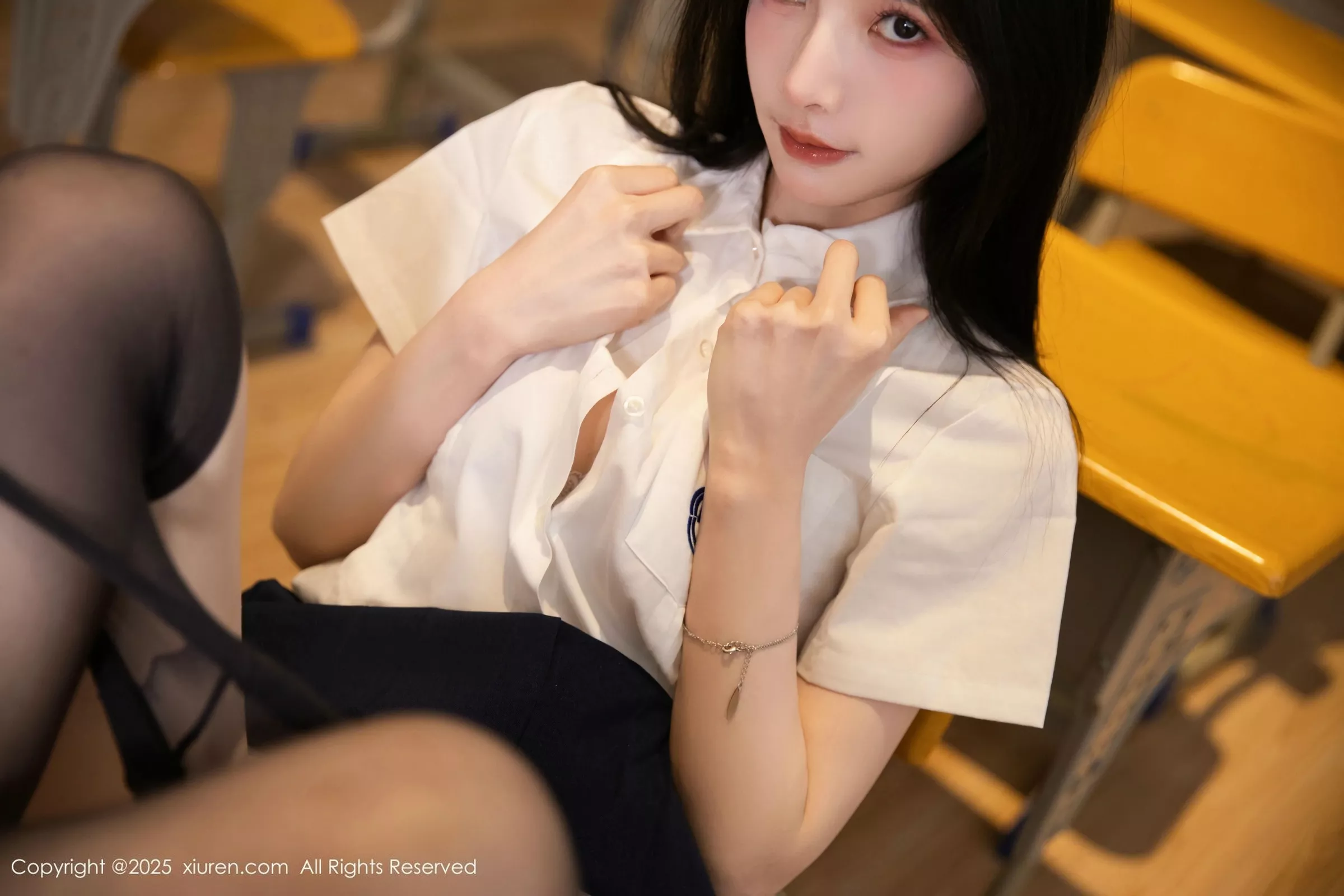 Carina Lee Carina布丁 [XiuRen]高清写真图 2025.05.16 No.10287 布丁wow 性感JK第43张图片