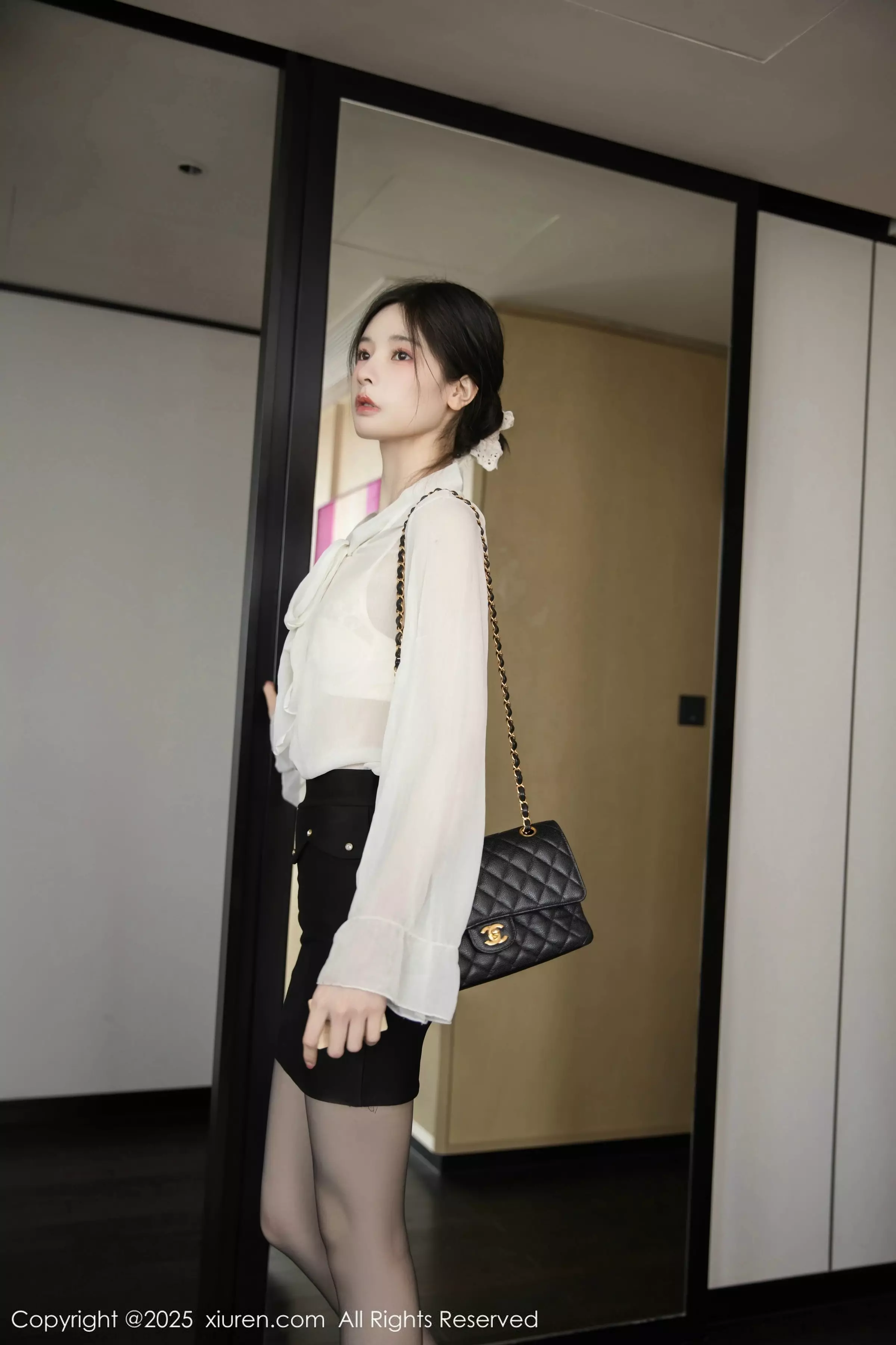 Carina Lee Carina布丁 [XiuRen]高清写真图 2025.05.23 No.10319 布丁wow 魅惑黑丝第2张图片