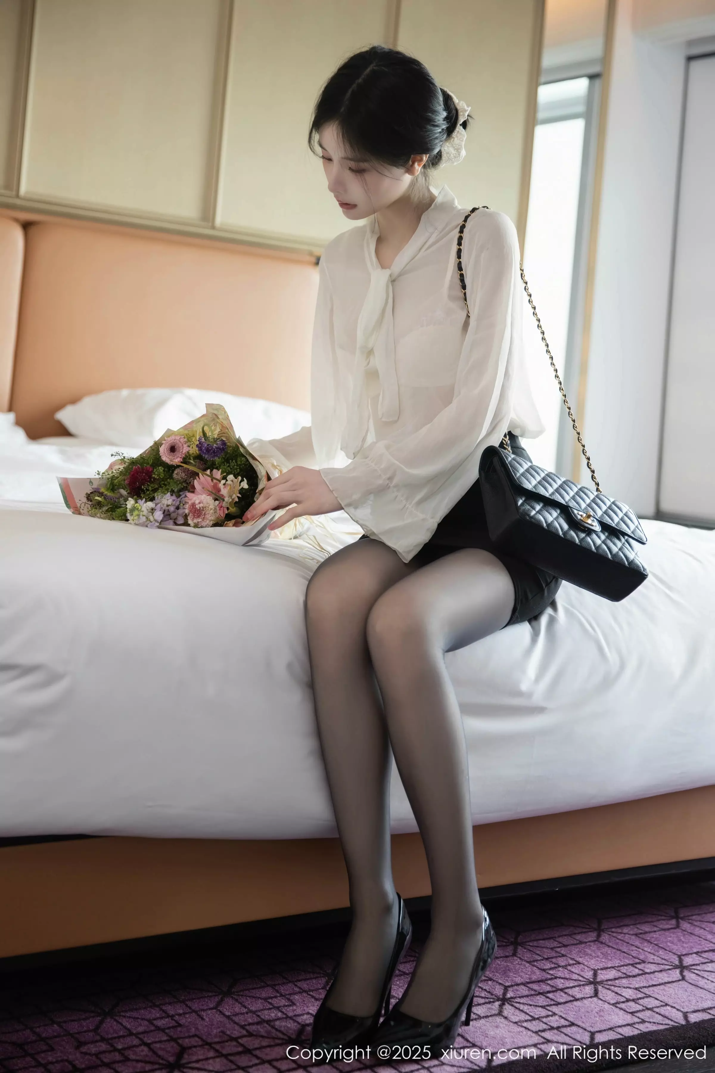 Carina Lee Carina布丁 [XiuRen]高清写真图 2025.05.23 No.10319 布丁wow 魅惑黑丝第4张图片