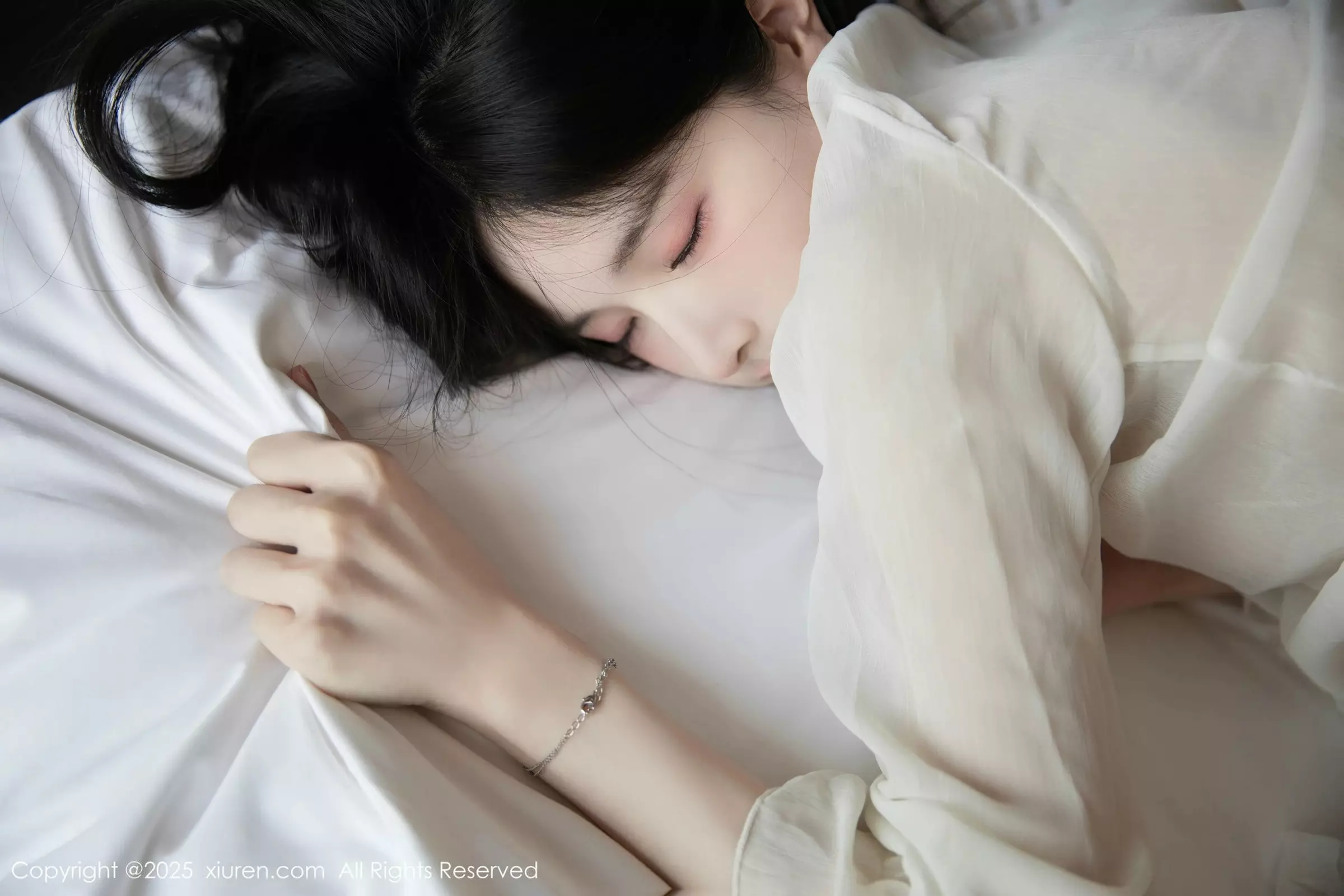 Carina Lee Carina布丁 [XiuRen]高清写真图 2025.05.23 No.10319 布丁wow 魅惑黑丝第72张图片