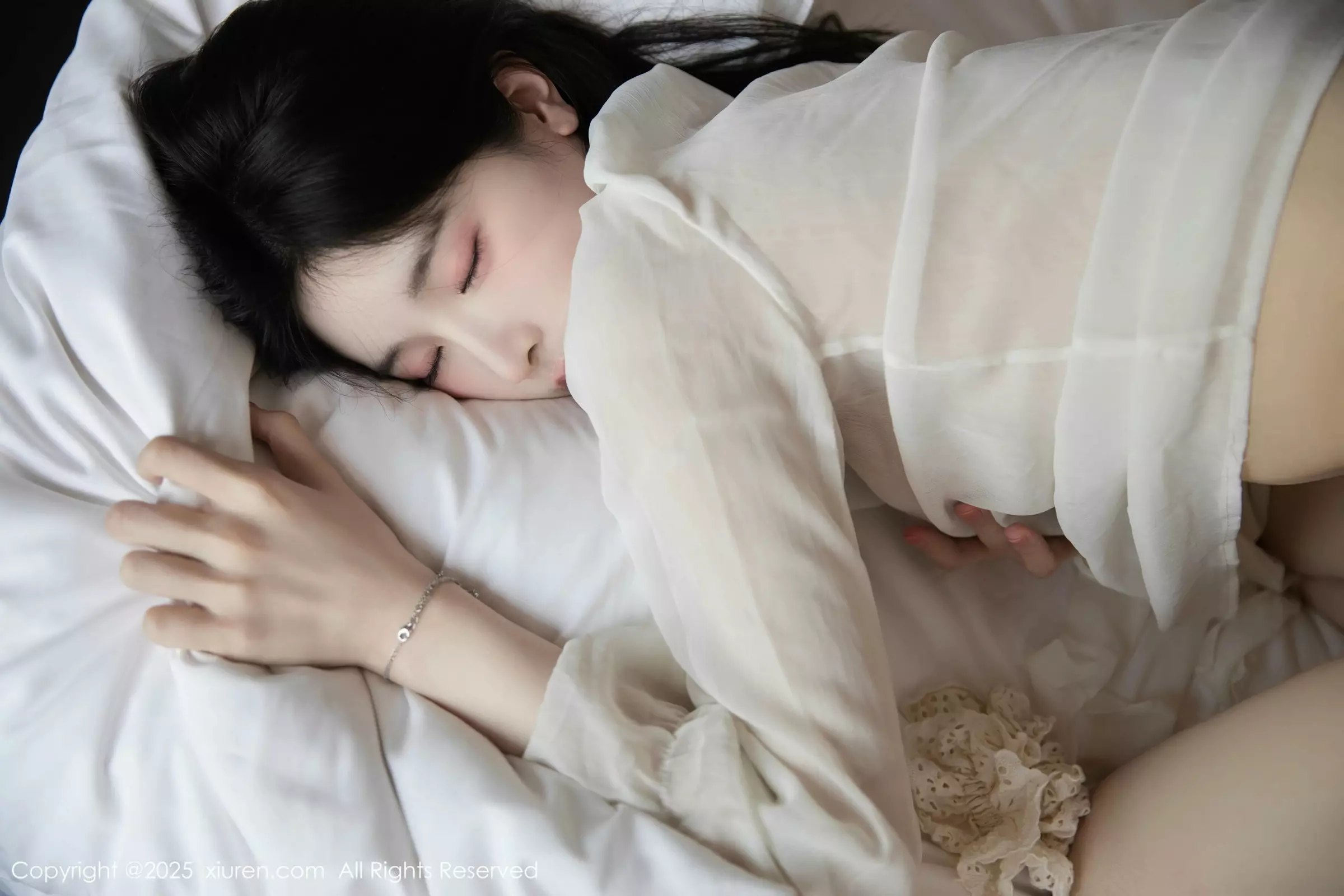 Carina Lee Carina布丁 [XiuRen]高清写真图 2025.05.23 No.10319 布丁wow 魅惑黑丝第76张图片