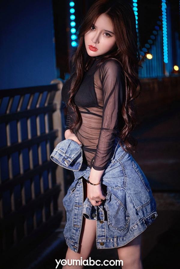 爱丽莎Lisa 爱丽莎  尤蜜YouMi女神爱丽莎《欲望都市人妻》高清写真，大尺度私房诱惑，完美身材配上纹身更显成熟妩媚风情第17张图片