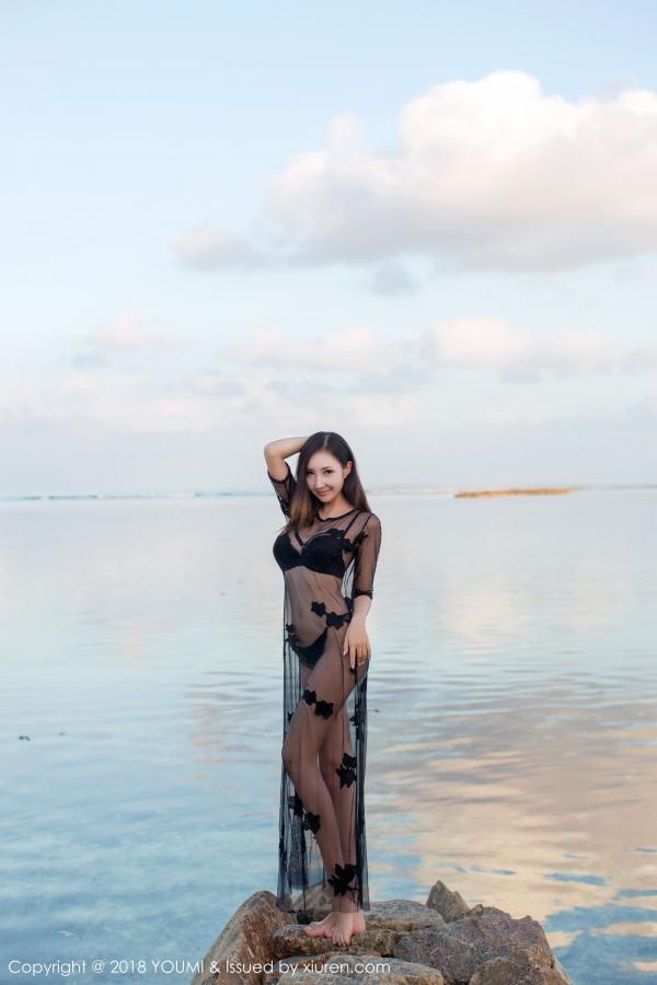 Ann尤美 Yumi尤美 甜美女神Yumi尤美 沙滩长裙比基尼第14张图片