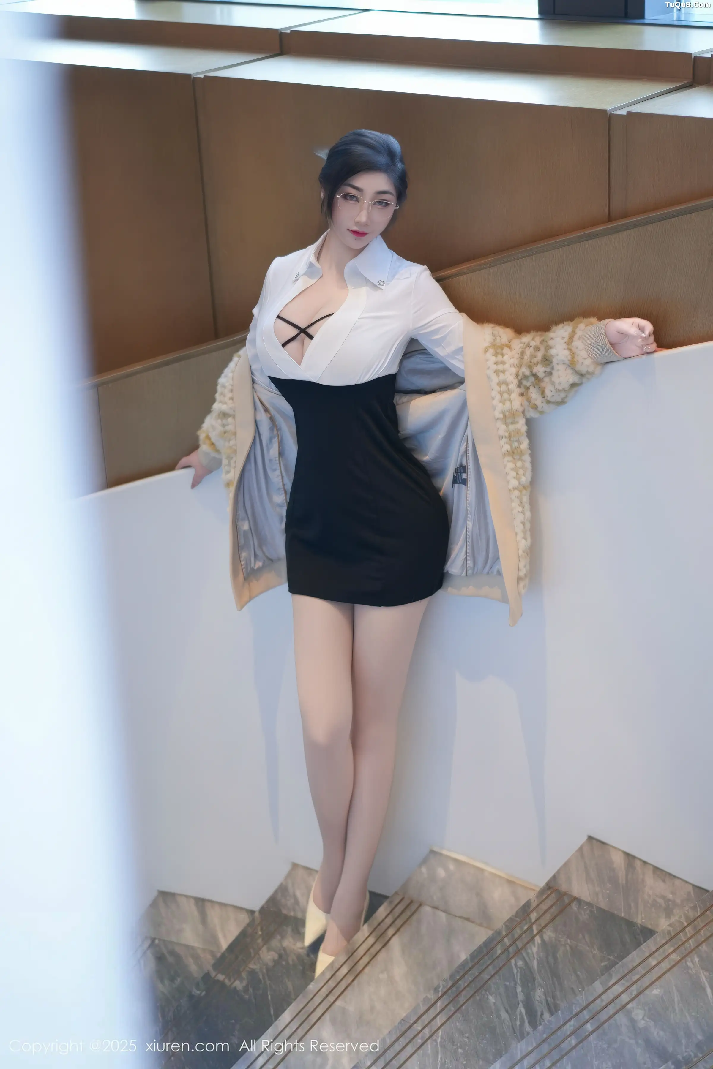 柠檬c_lemon 妲己_Toxic [XiuRen]高清写真图 2025.11.28 No.11045 妲己_Toxic 魅惑黑丝第1张图片